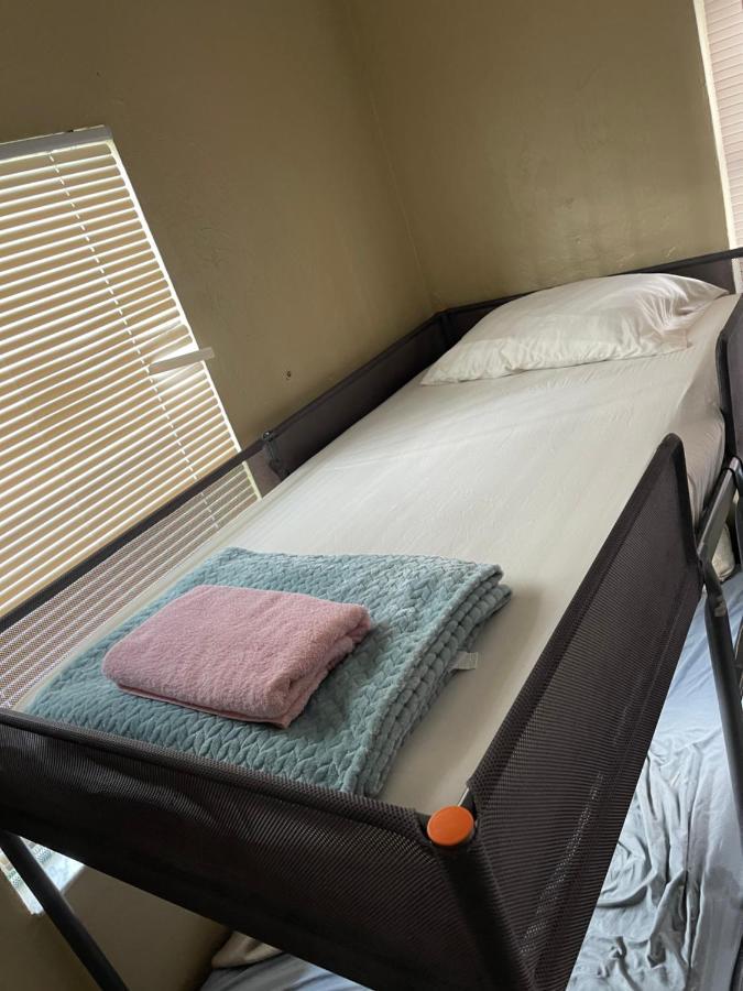 Miami Vibes "Hostel-Like" Shared Room شمال ميامي المظهر الخارجي الصورة