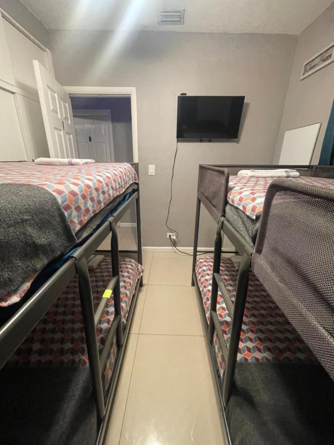 Miami Vibes "Hostel-Like" Shared Room شمال ميامي المظهر الخارجي الصورة
